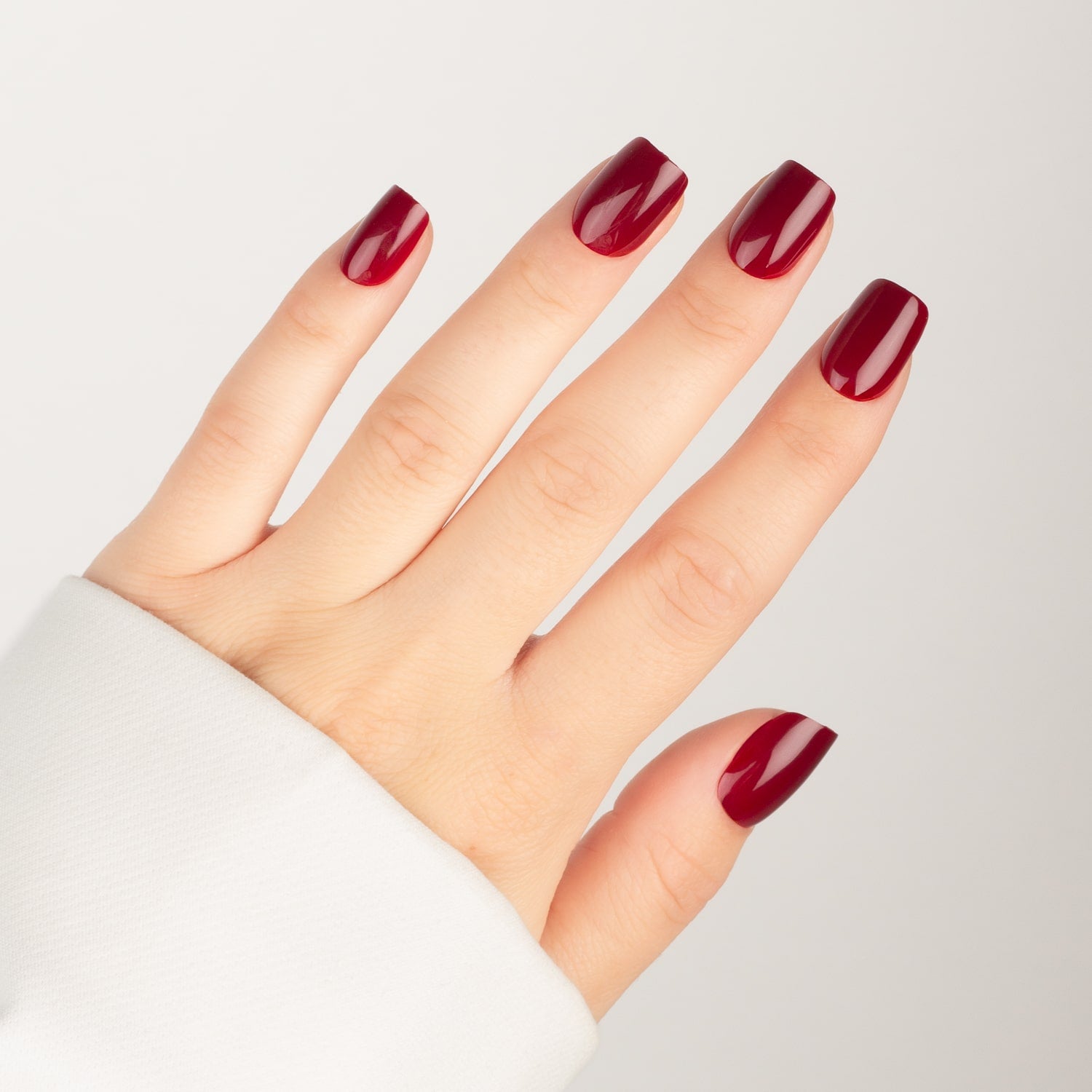 Bordeaux Square press-on naglar i djup vinröd nyans med glansig finish i rak square-form