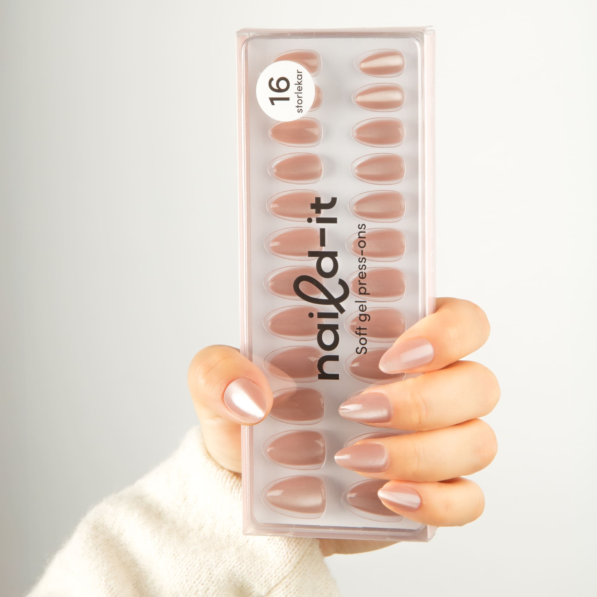 Cat Eye Mauve Almond