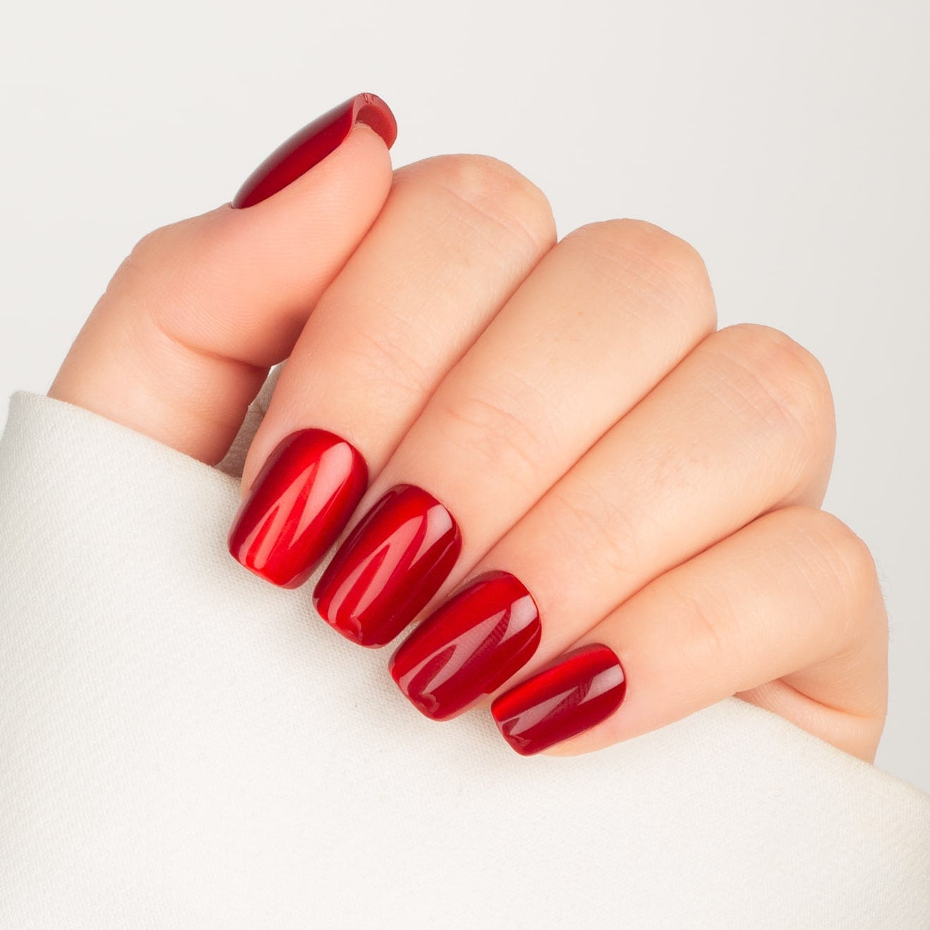 Love Bite Square – röda press-on naglar med cat eye-effekt | Naild-it