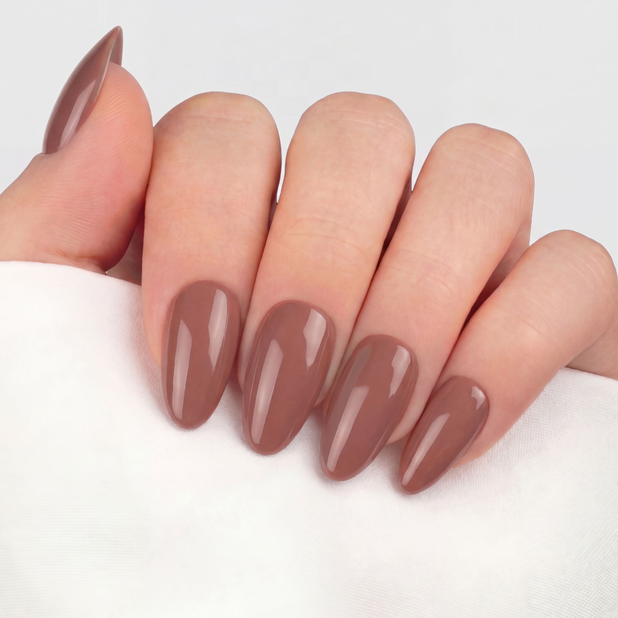 Mocha Melt Almond Naild-it press-on naglar almond stockholm i färgen brun