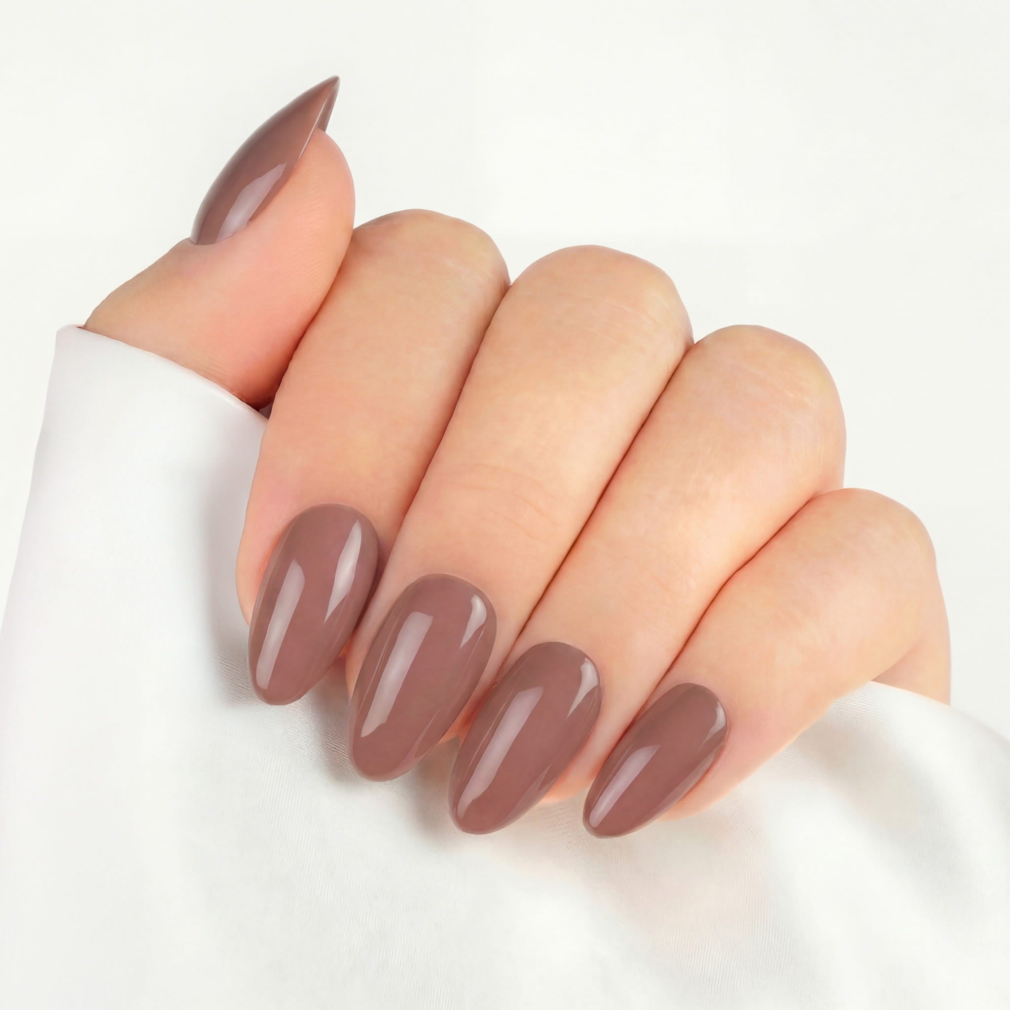 Mocha Melt Almond Naild-it press-on naglar almond stockholm i färgen brun