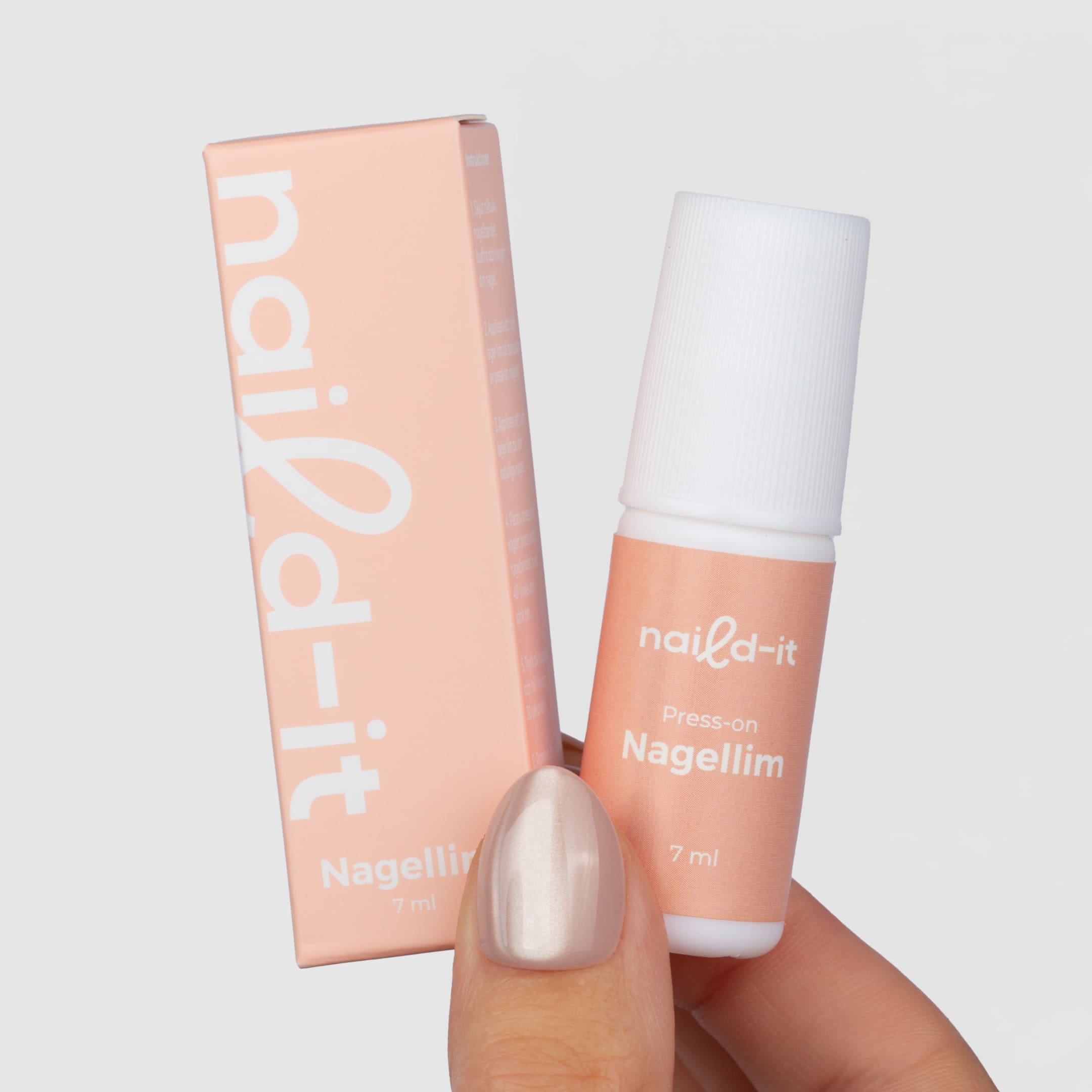 Nagellim med pensel