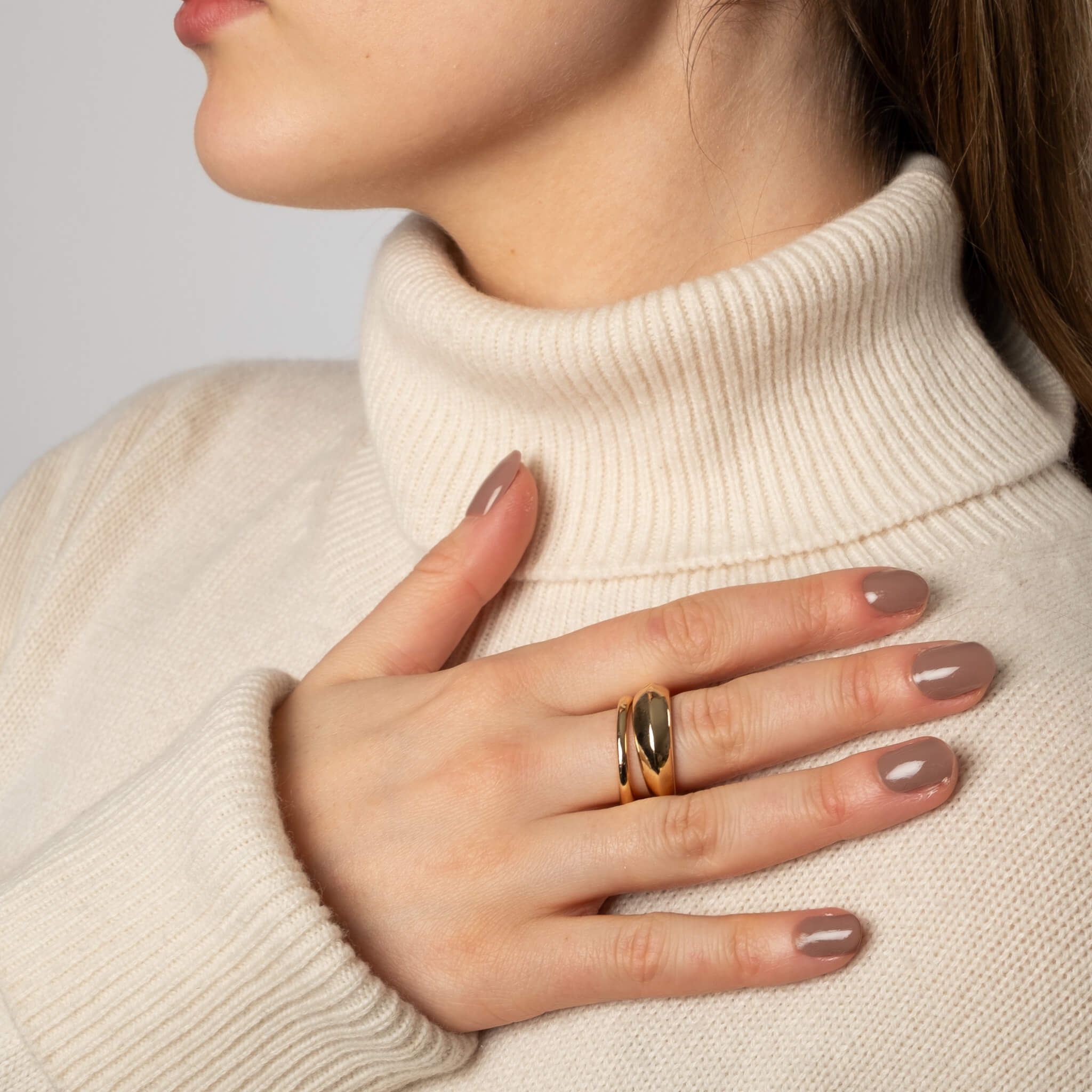 Få salongsnaglar hemma på 15 minuter med Naild-it gelstrips! 60% härdat gellack som appliceras enkelt som klistermärken och blir stenhårt på 60 sekunder under UV-lampa. Håller upp till 14+ dagar – utan kladd eller dyra salongsbesök. Perfekt passform, enkel borttagning. Naild-it – din hemmamanikyr!