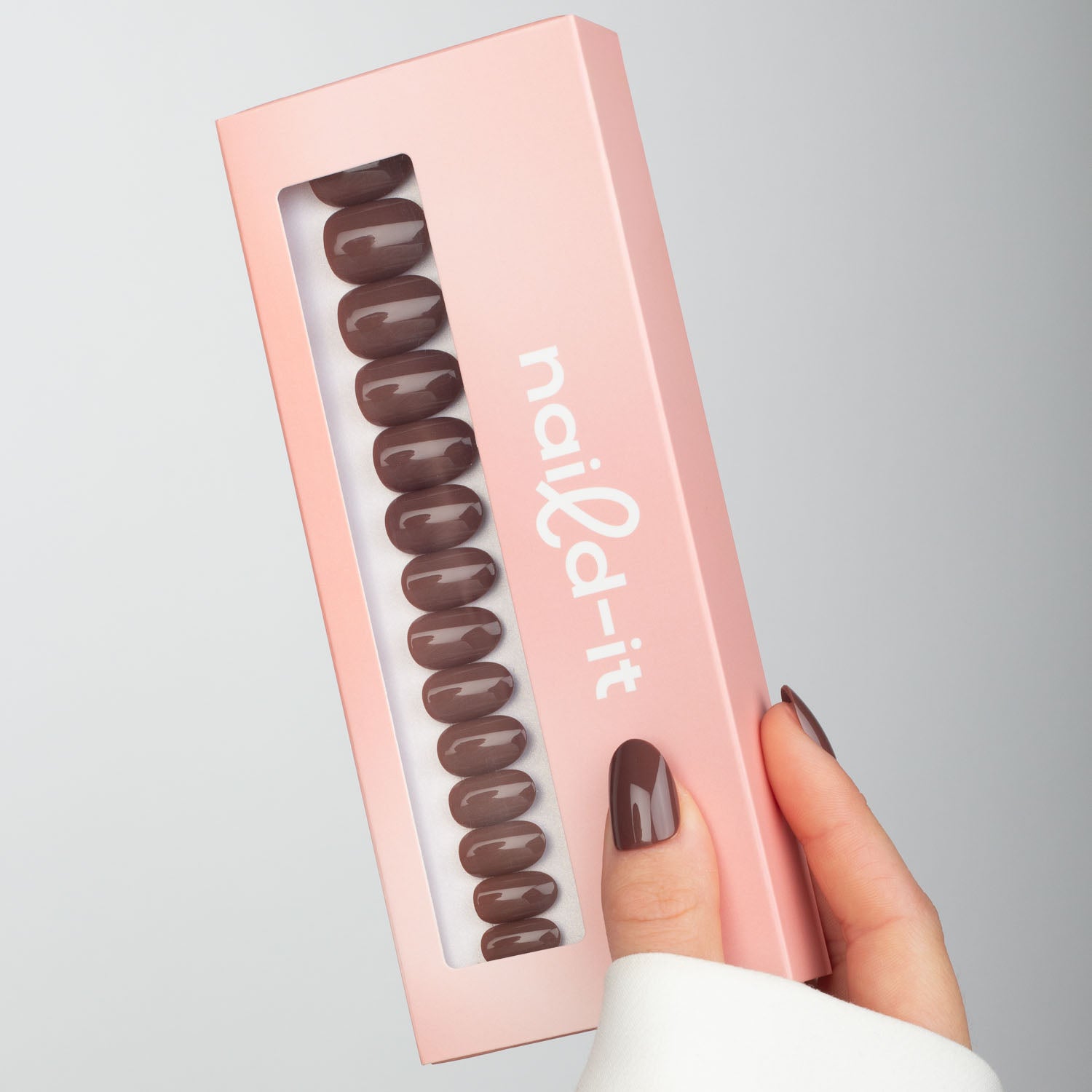 Espresso Oval press-on lösnaglar i ovalform med djup brun espresso-nyans och glansig finish