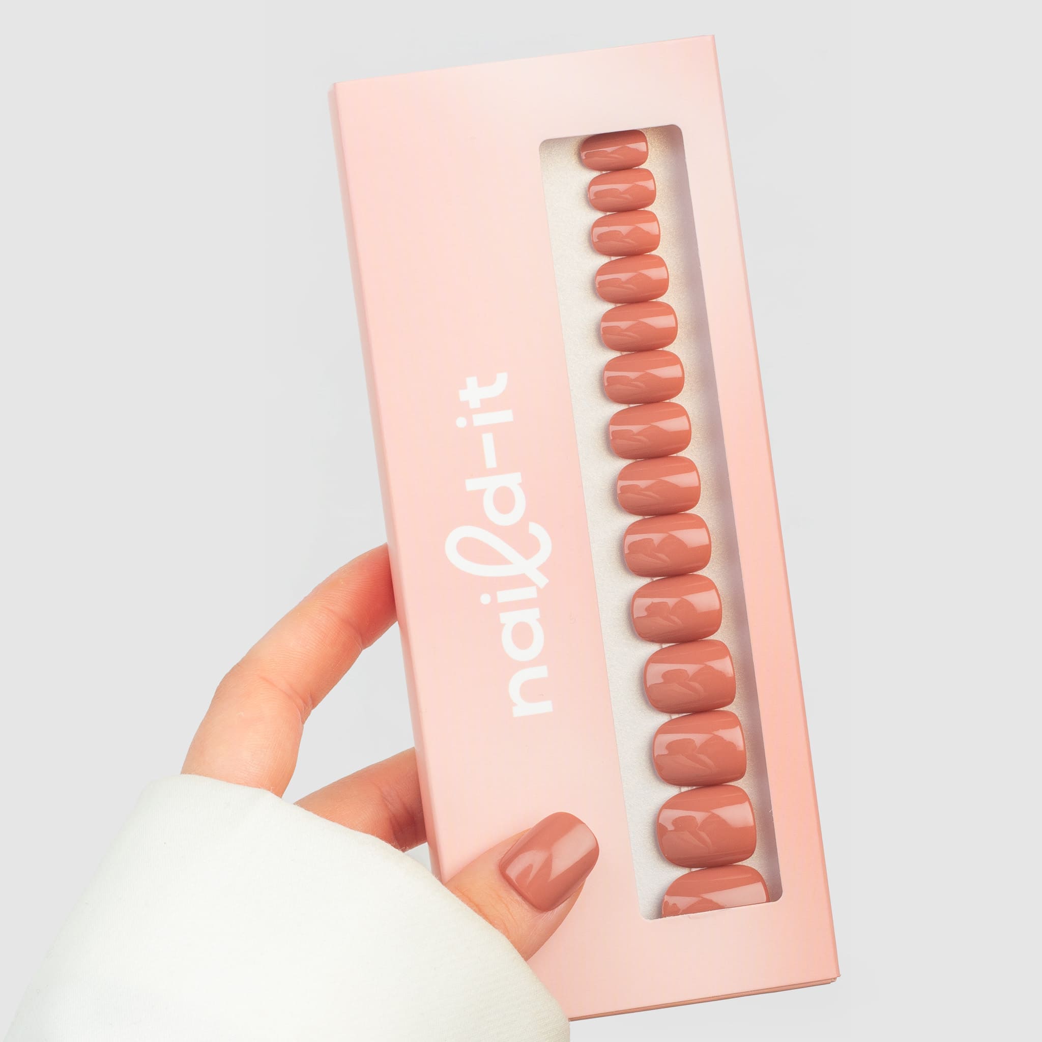 Cinnamon Squoval press on naglar från Naild-it – brun-tegelröda lösnaglar i squoval form