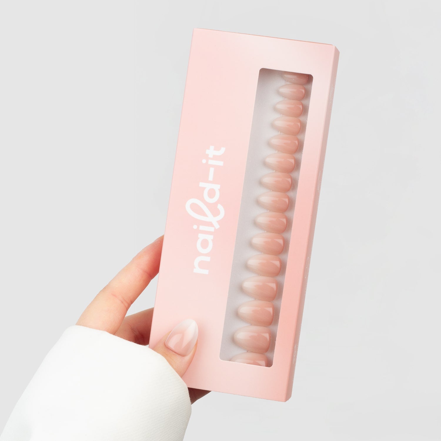 French Ombre Almond Short press-on lösnaglar i kort almondform med mjuk ombre-effekt från nude till vitt