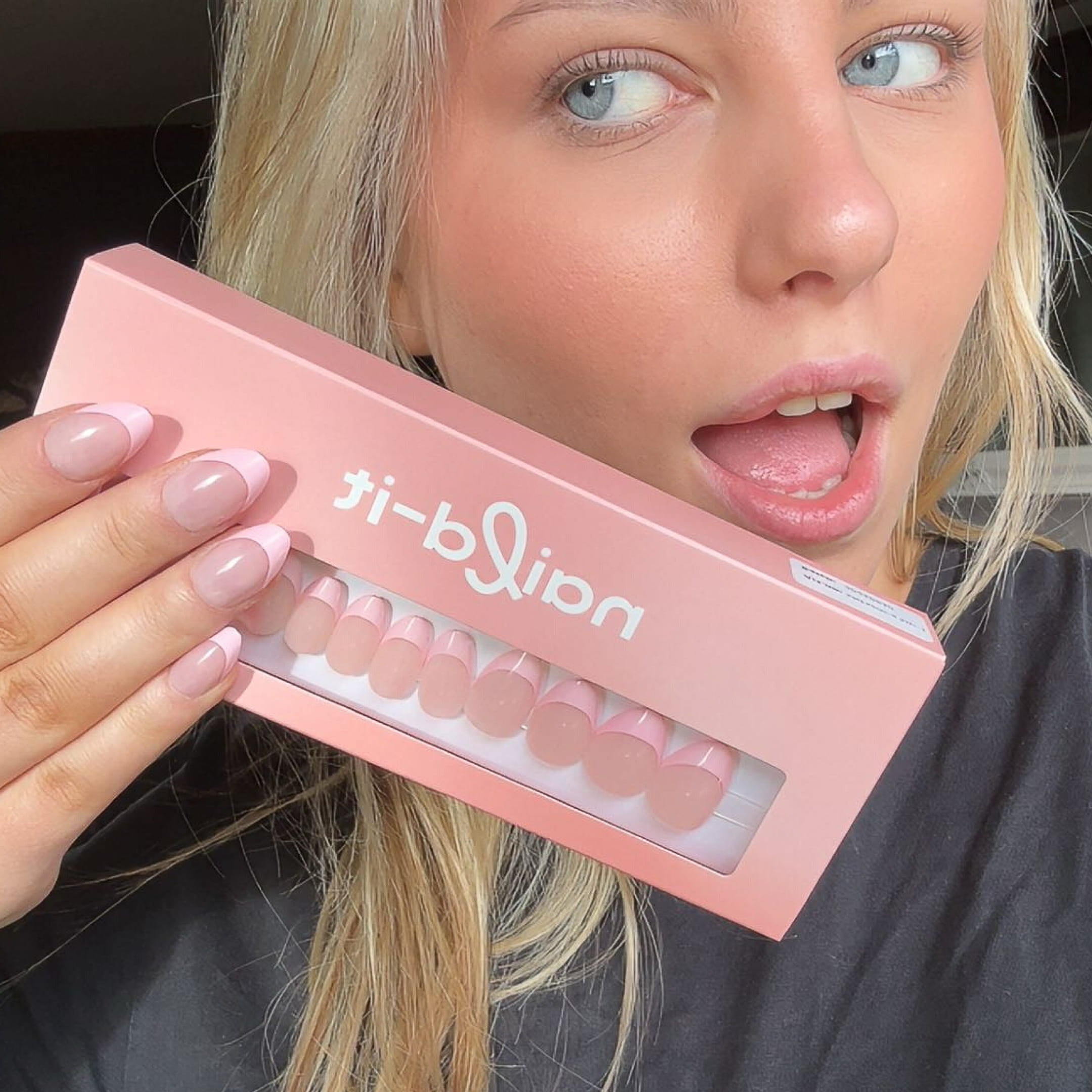 Pink French Tip Almond rosa fransk manikyr Soft Gel Press-on naglar Naild-it