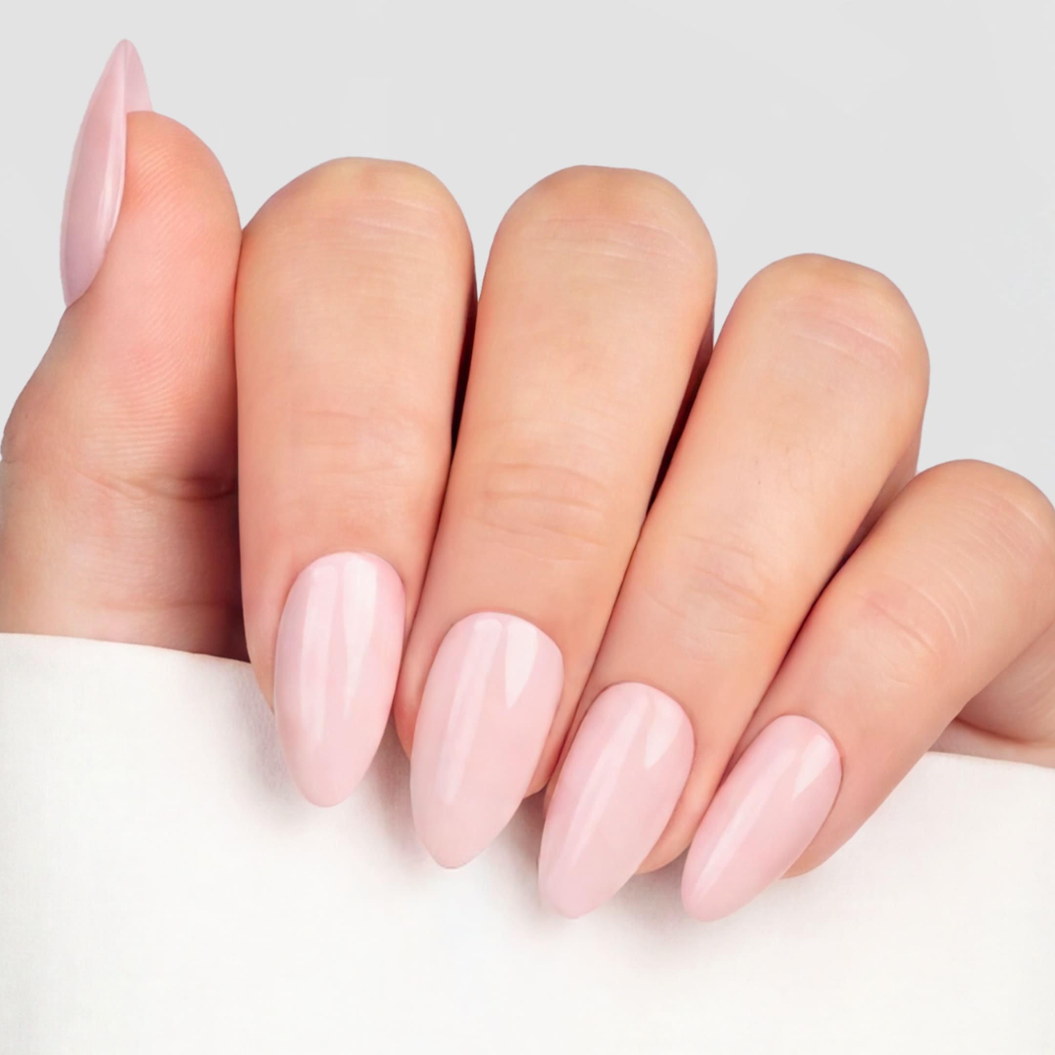 Soft Pink Almond rosa långa enfärgade lösnaglar press-on naglar Naild-it med lim ocg glue tabs
