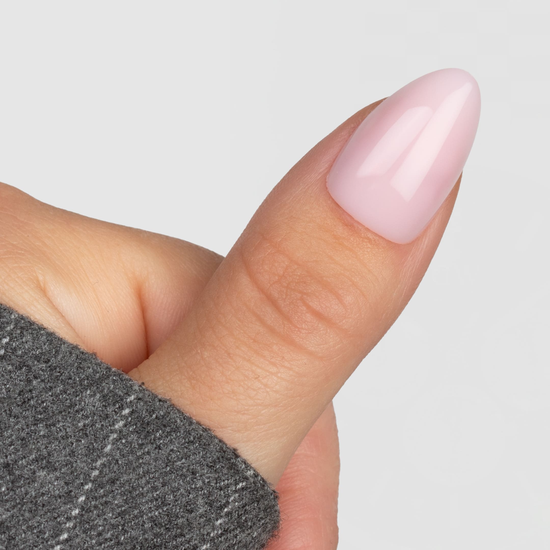 Soft Pink Almond rosa långa enfärgade lösnaglar press-on naglar Naild-it med lim ocg glue tabs