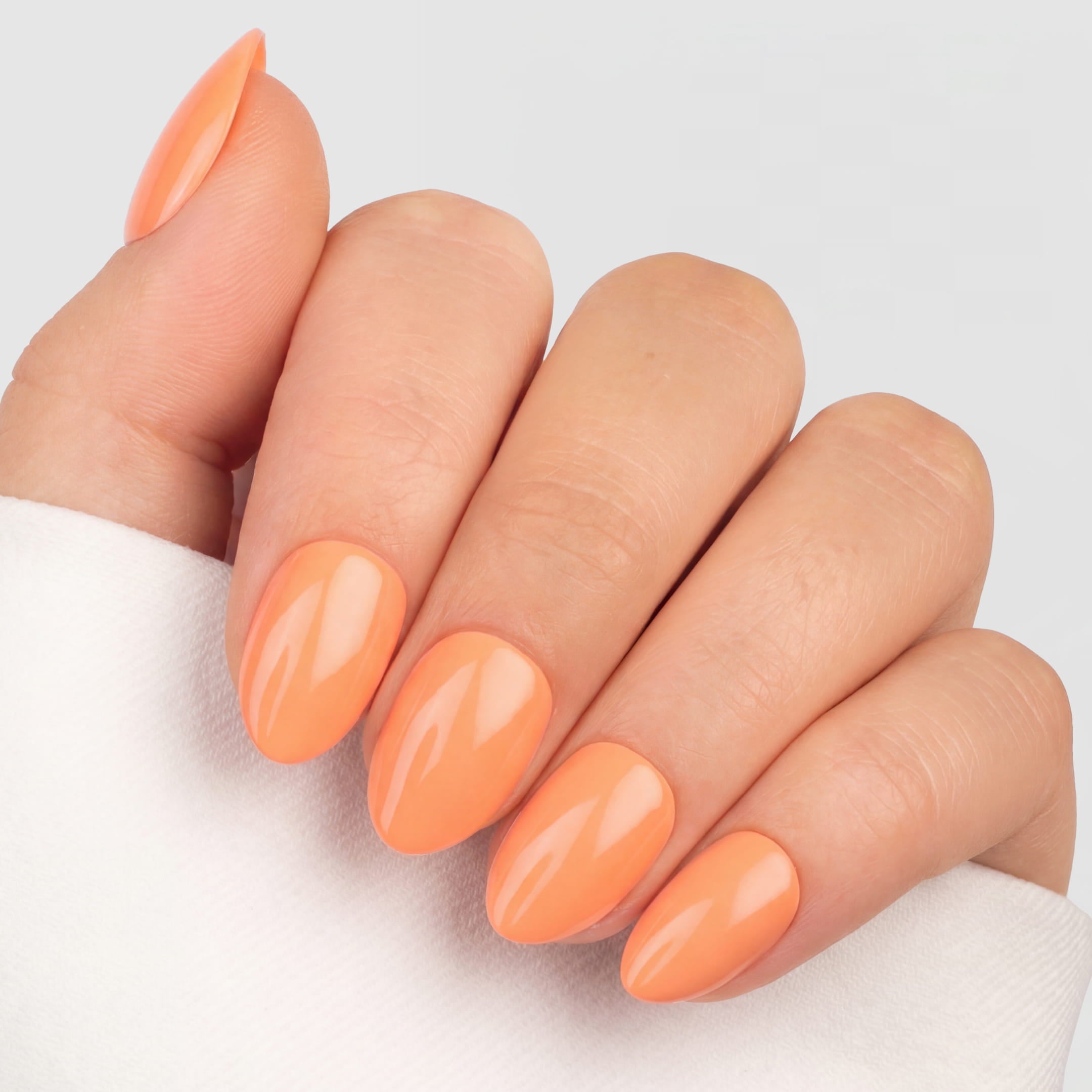 Nyhet! Tangerine Almond Short–Korta orangea press-on naglar | Naild-it