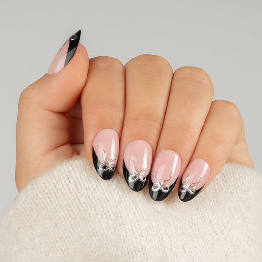Black Bow French Almond – svarta franska press-on naglar i almond-form med rosetter