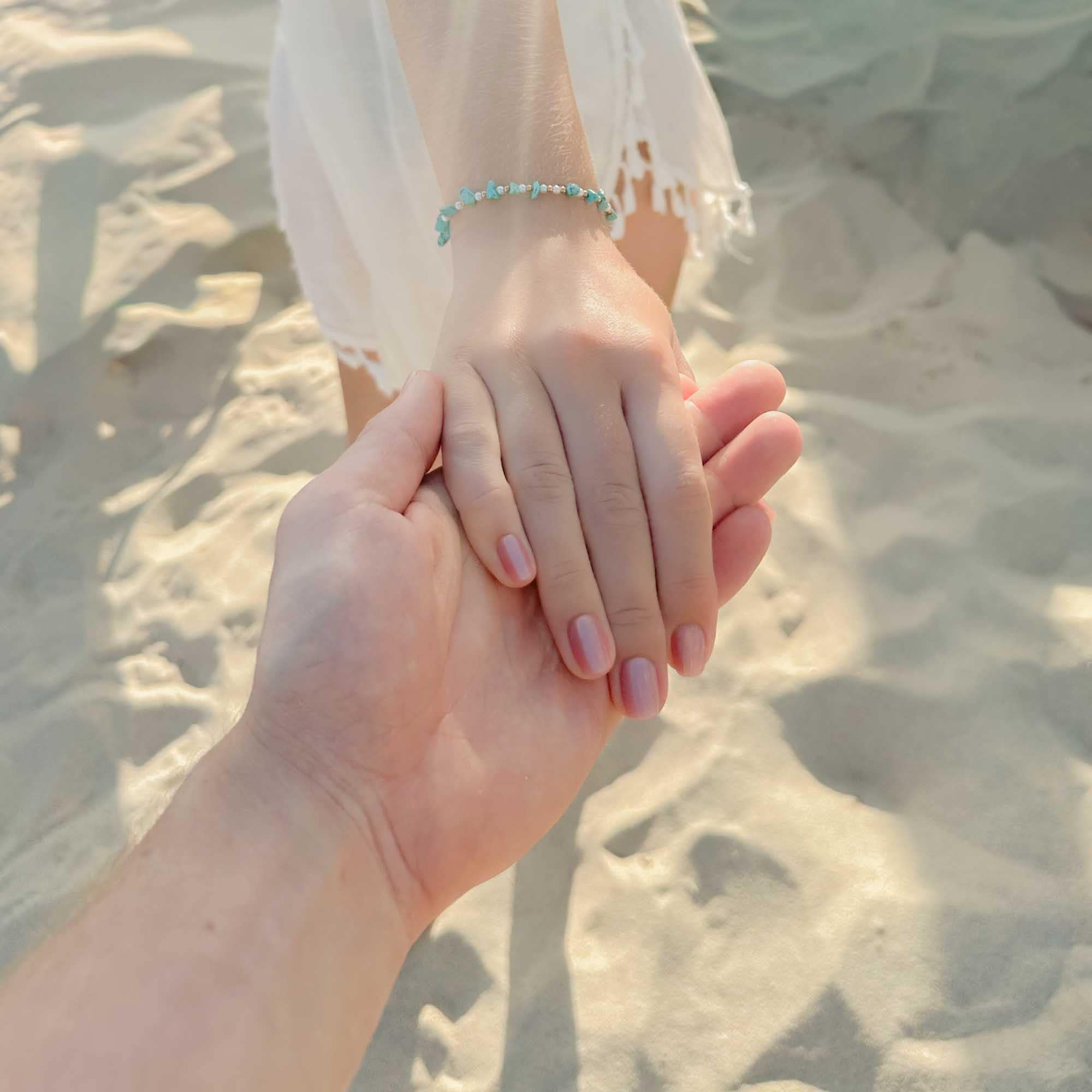 Cat Eye Strawberry Square press-on naglar i rosaröd nyans med skimrande cat eye-effekt i rak square-form