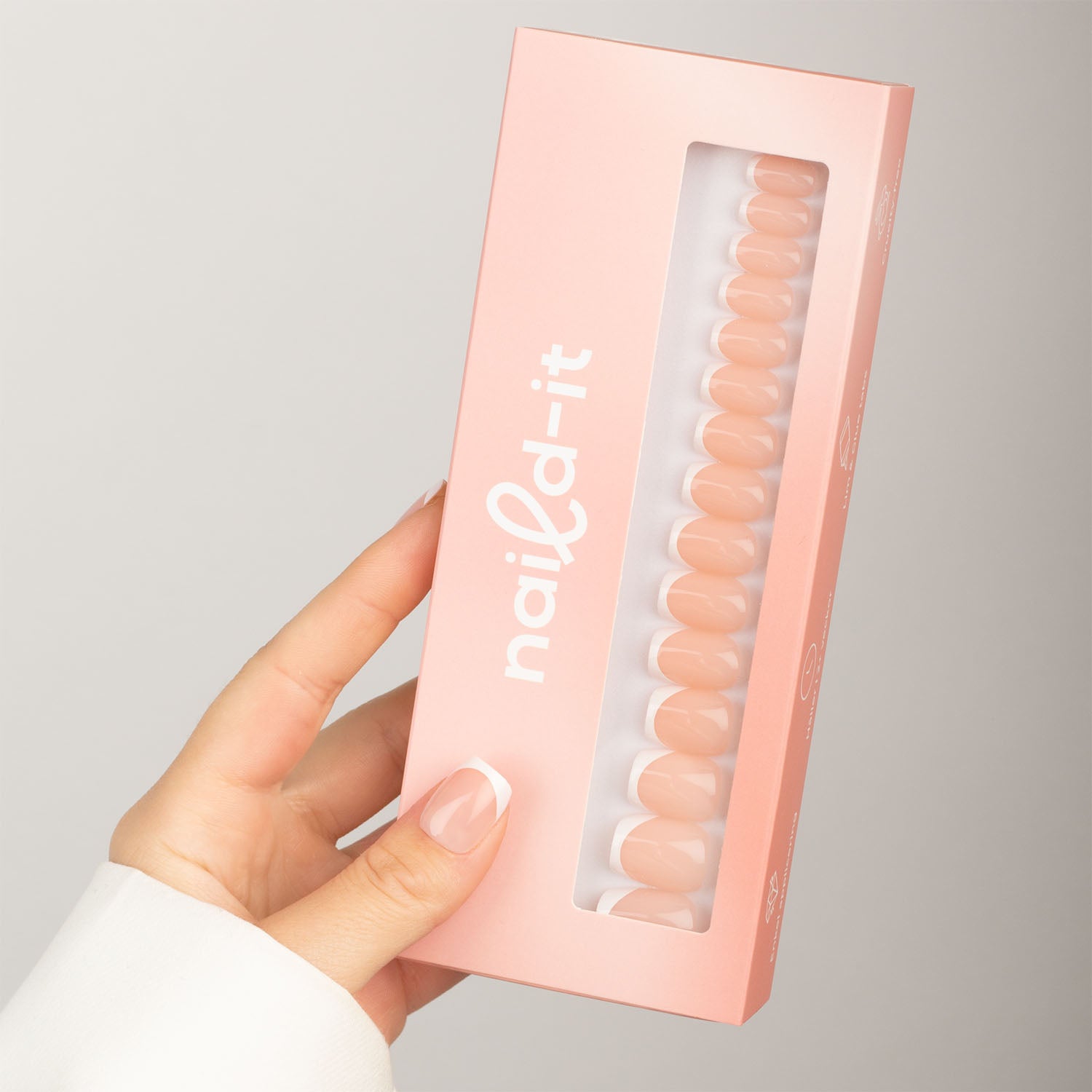 French Tip Square press-on naglar med vit fransk tipp i rak square-form