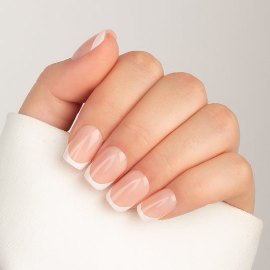French Tip Square press-on naglar med vit fransk tipp i rak square-form