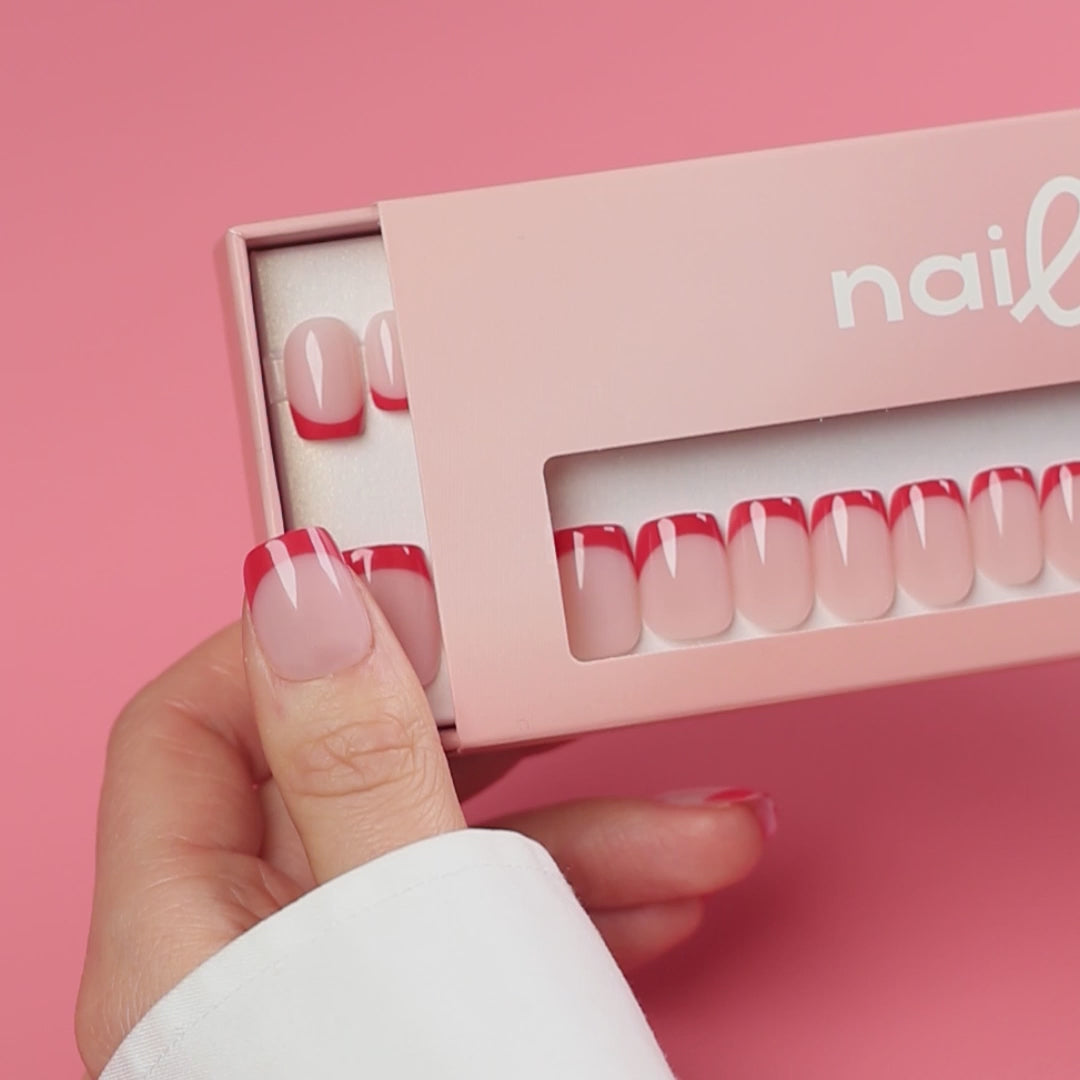 Red French Tip Square press-on naglar med röd fransk tipp i rak square-form